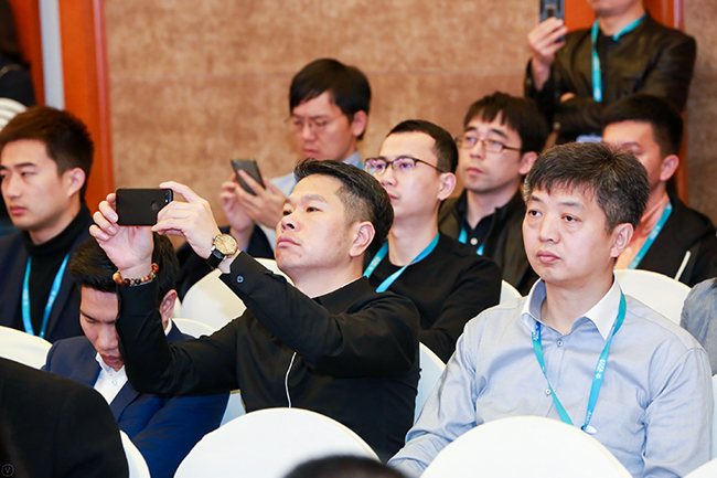 vbox11044_U98A9906_100627_small.JPG