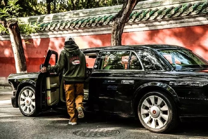 李宁×红旗.jpg