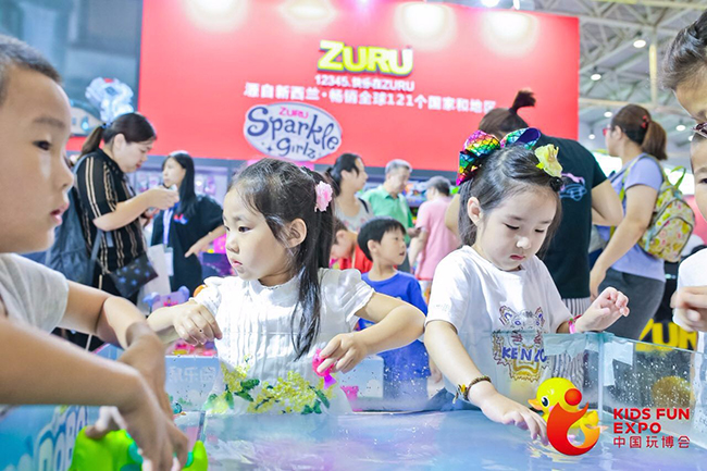 中国玩博会北京站ZURU展区.jpg