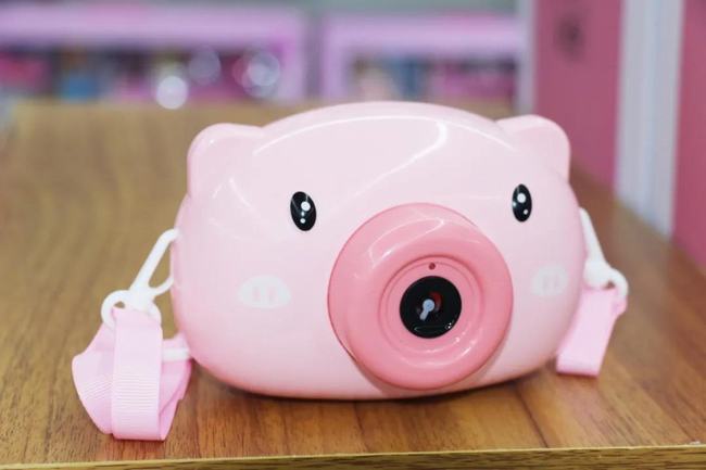 佳桐玩具店畅销的猪猪泡泡机.jpg