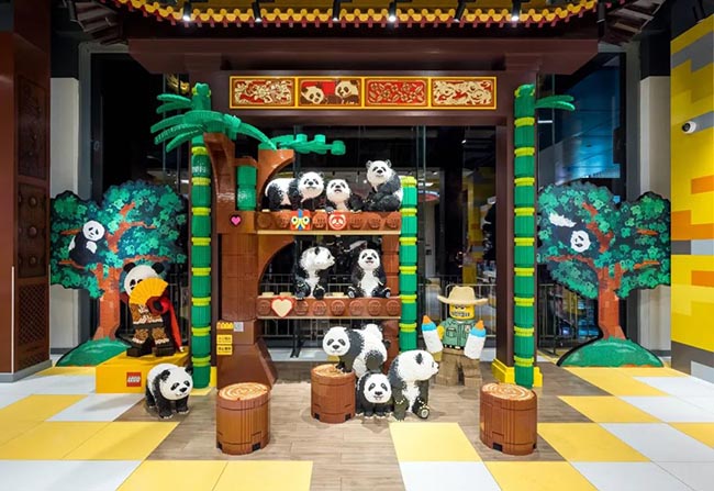 2022年2月中国西部首家乐高品牌旗舰店在成都开业.jpg