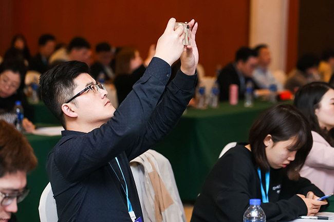 vbox8183_DY4W2780_111748_small_v1.JPG