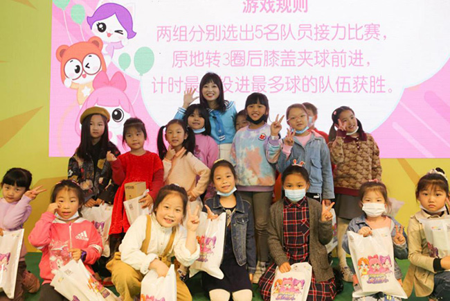 伶可家族 全家欢大舞台3.jpg