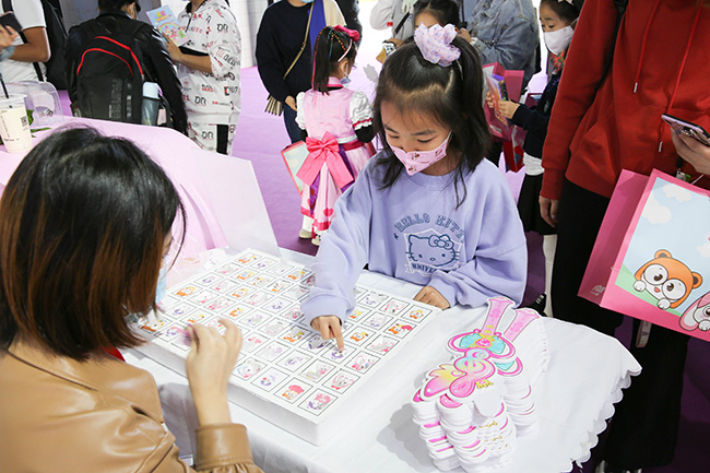 伶可家族签售会2.jpg
