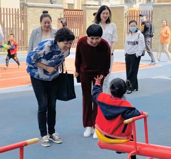 慰问幼儿.jpg